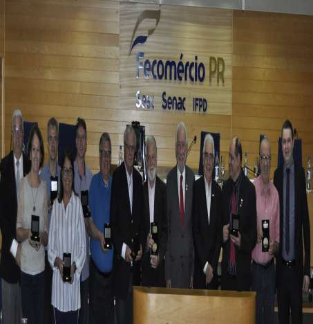 Sistema Fecomércio Sesc Senac PR presta homenagem ao presidente do Sindhotéis Londrina