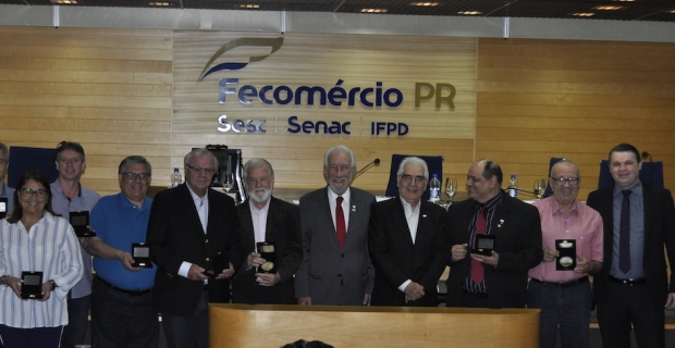 Sistema Fecomércio Sesc Senac PR presta homenagem ao presidente do Sindhotéis Londrina